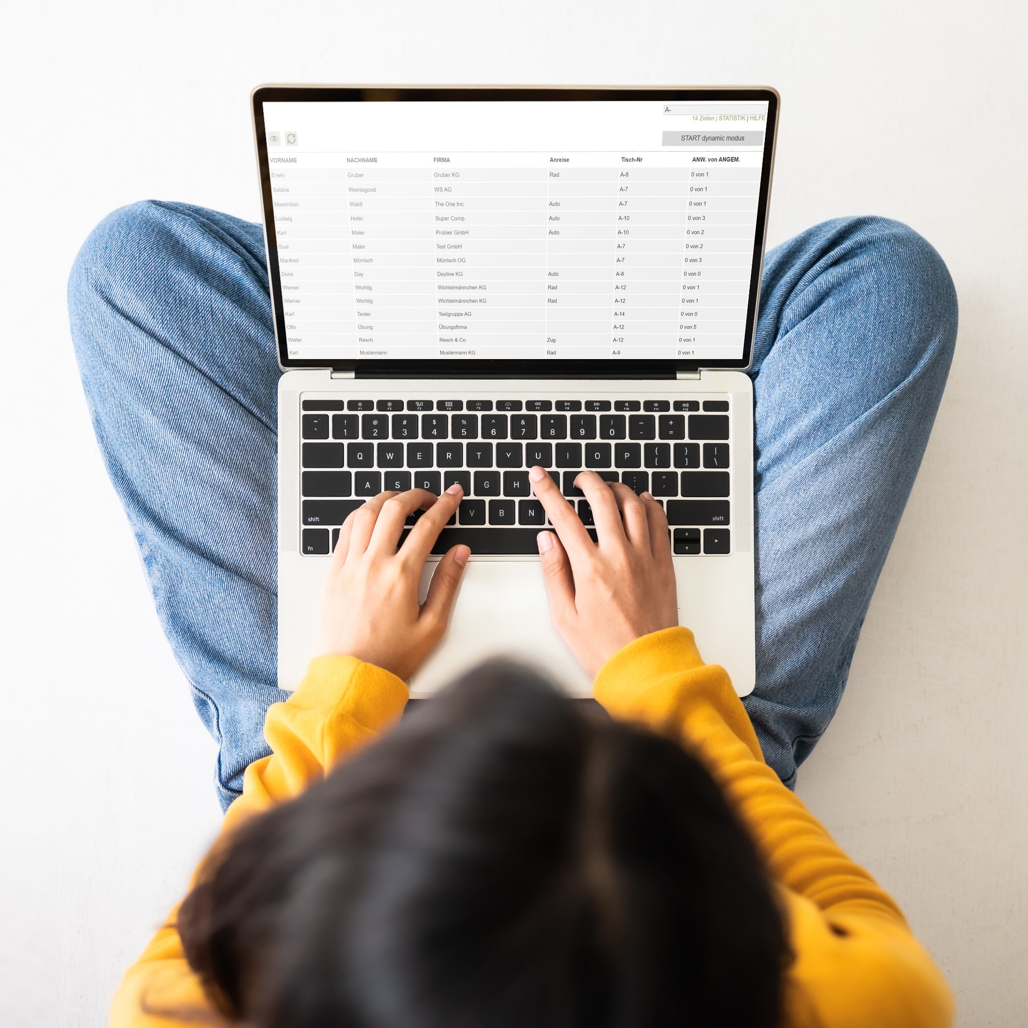 Teilnehmerverwaltung mit regLIST24 am Laptop
